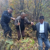 南陽八旬老人翻山越嶺抄近路看望表弟 結(jié)果山里迷了路