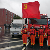 再戰(zhàn)強(qiáng)降雨！鄭州消防2000余名指戰(zhàn)員在全市86個(gè)救援站執(zhí)勤待命