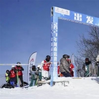 激情飛雪鬧元宵 河南省滑雪公開(kāi)賽揭幕