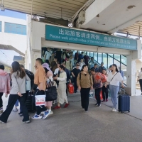 鄭州鐵路部門加開(kāi)“商超旅游列車” 助力旅客省內(nèi)游