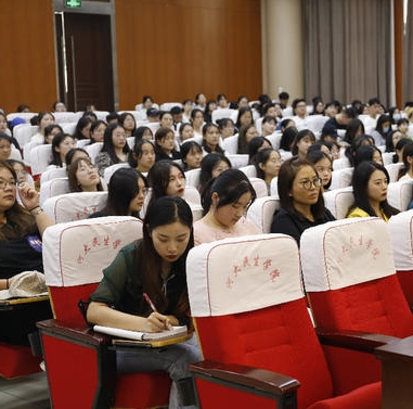 大學生如何申請資助項目？