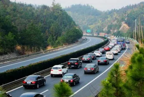 中秋假期 河南高速公路全時段全路段禁止危險貨物運(yùn)輸車輛通行